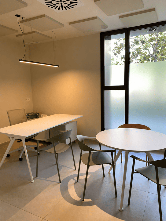 Proyecto amueblar sede AECC - Impacto Valencia Muebles y Proyectos de Oficina