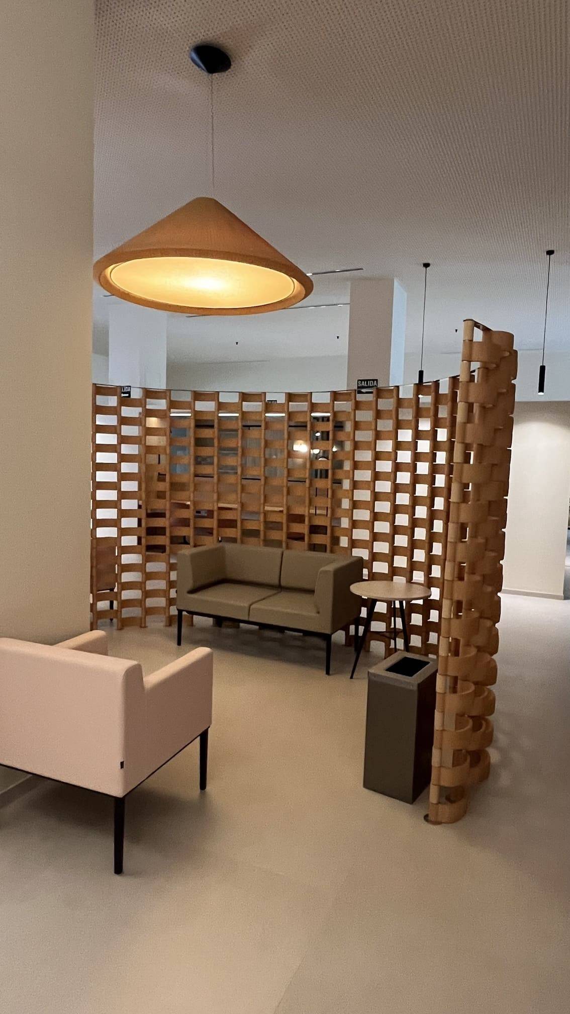 Mobiliario para las oficinas de AECC en Valencia Mobiliario para las oficinas de AECC en Valencia