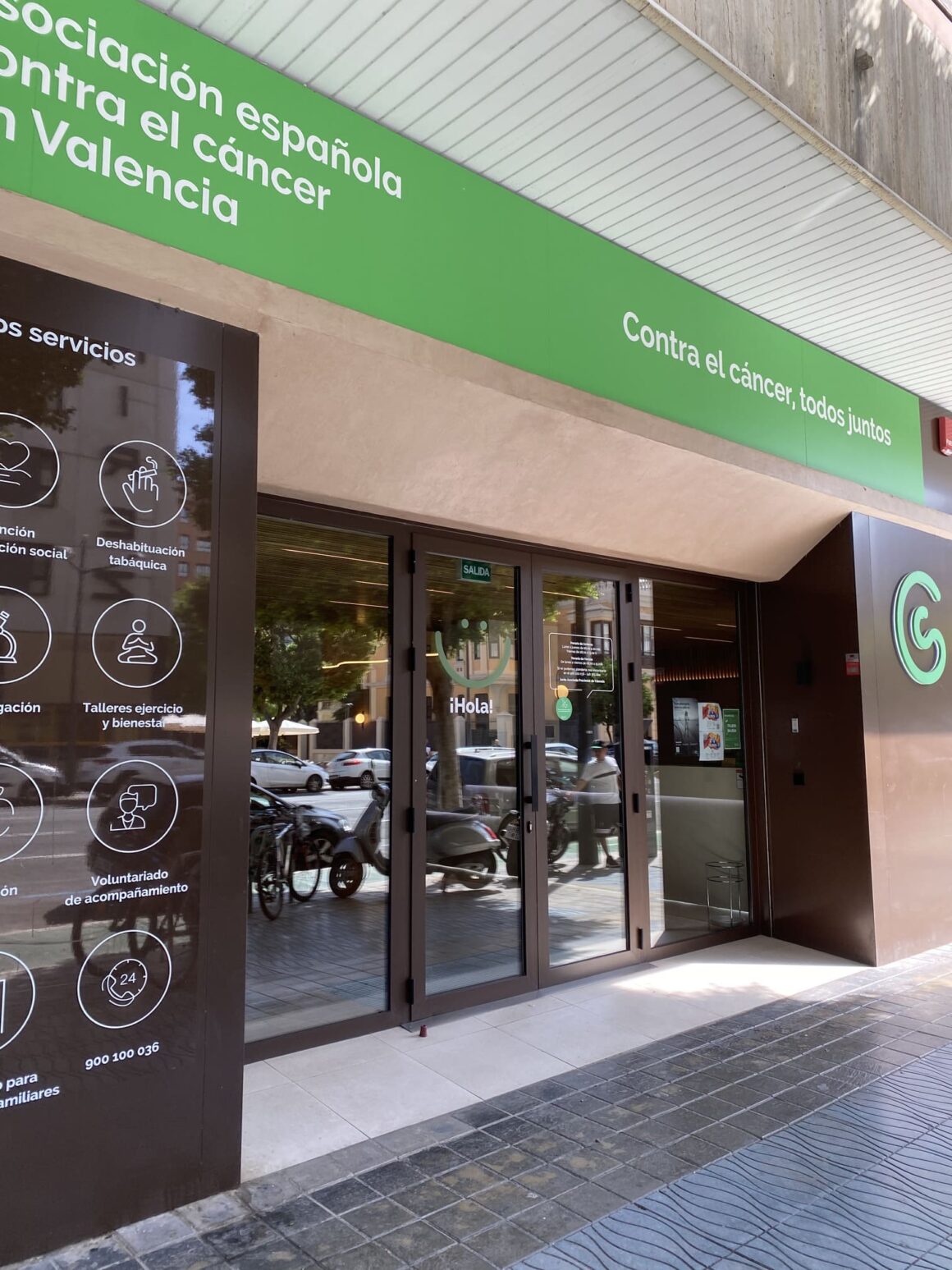 Mobiliario para las oficinas de AECC en Valencia Mobiliario para las oficinas de AECC en Valencia