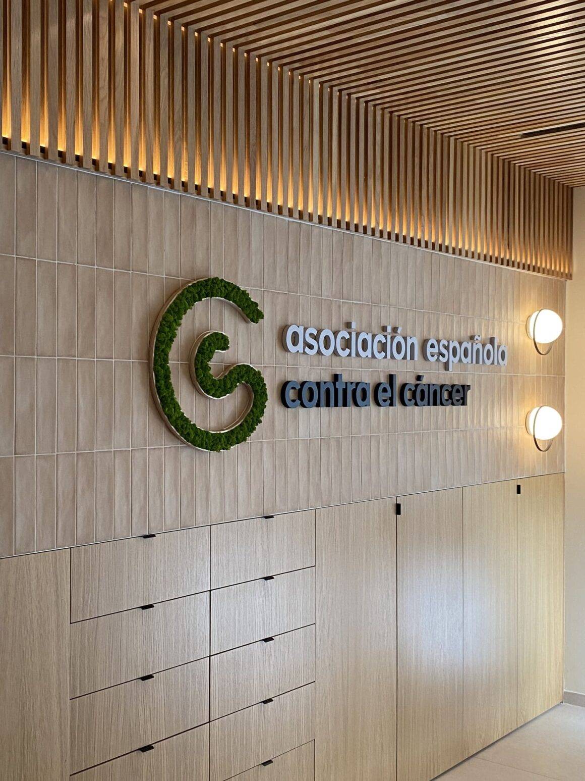 Muebles para las oficinas de AECC en Valencia Muebles para las oficinas de AECC en Valencia