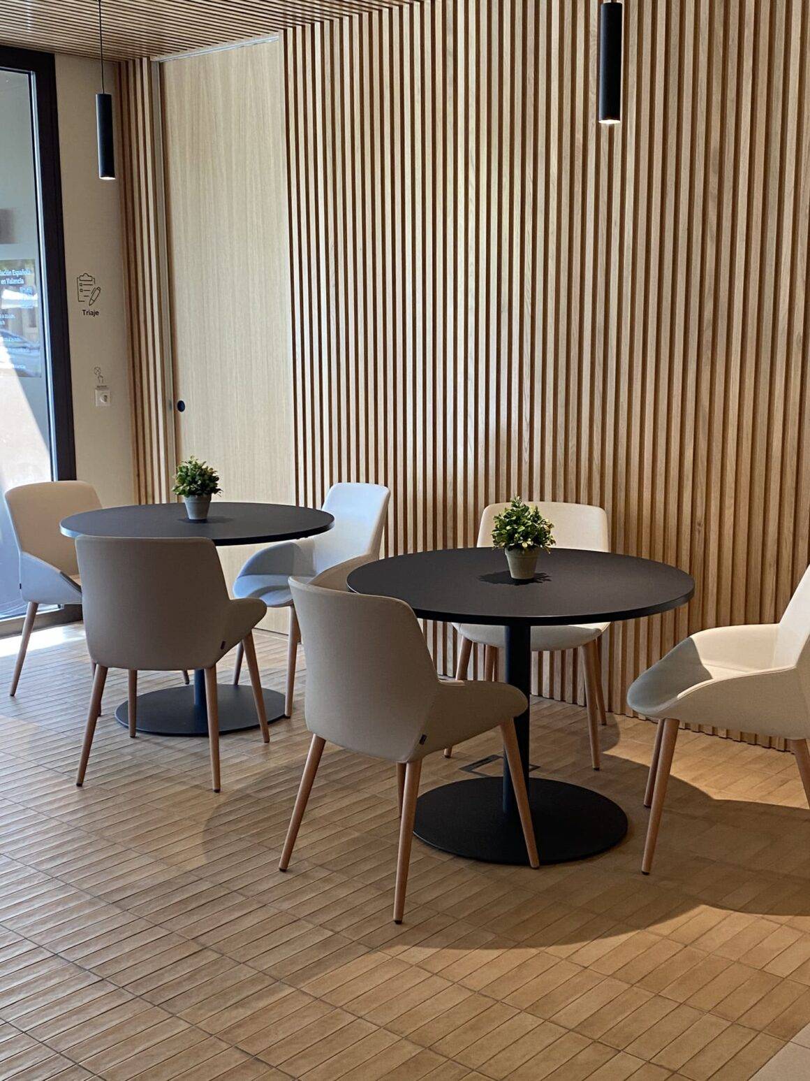 Mobiliario para las oficinas de AECC en Valencia Mobiliario para las oficinas de AECC en Valencia